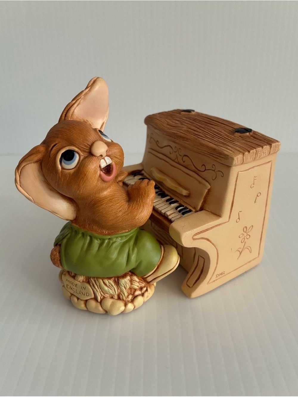 Vintage PENDELFIN Rabbit Thumper Piano Hand Painted Made in England Collectible